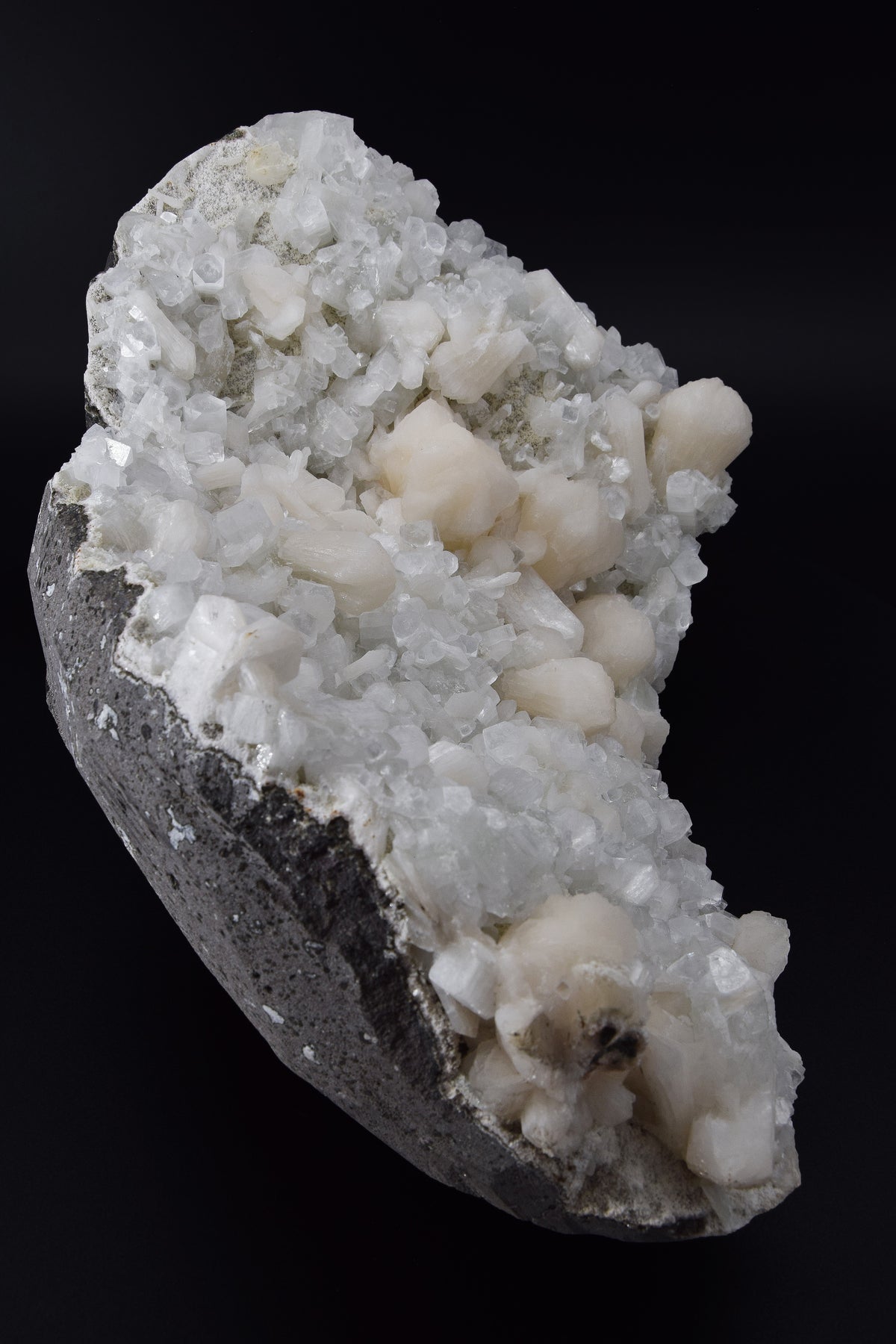 Apophyllite & Stilbite - Inde (Very large cabinet; 34 x 21 x 8 cm; 8.3 kg)