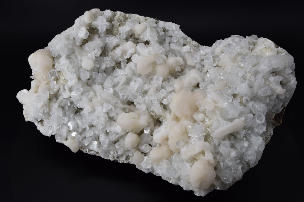 Apophyllite & Stilbite - Inde (Very large cabinet; 34 x 21 x 8 cm; 8.3 kg)