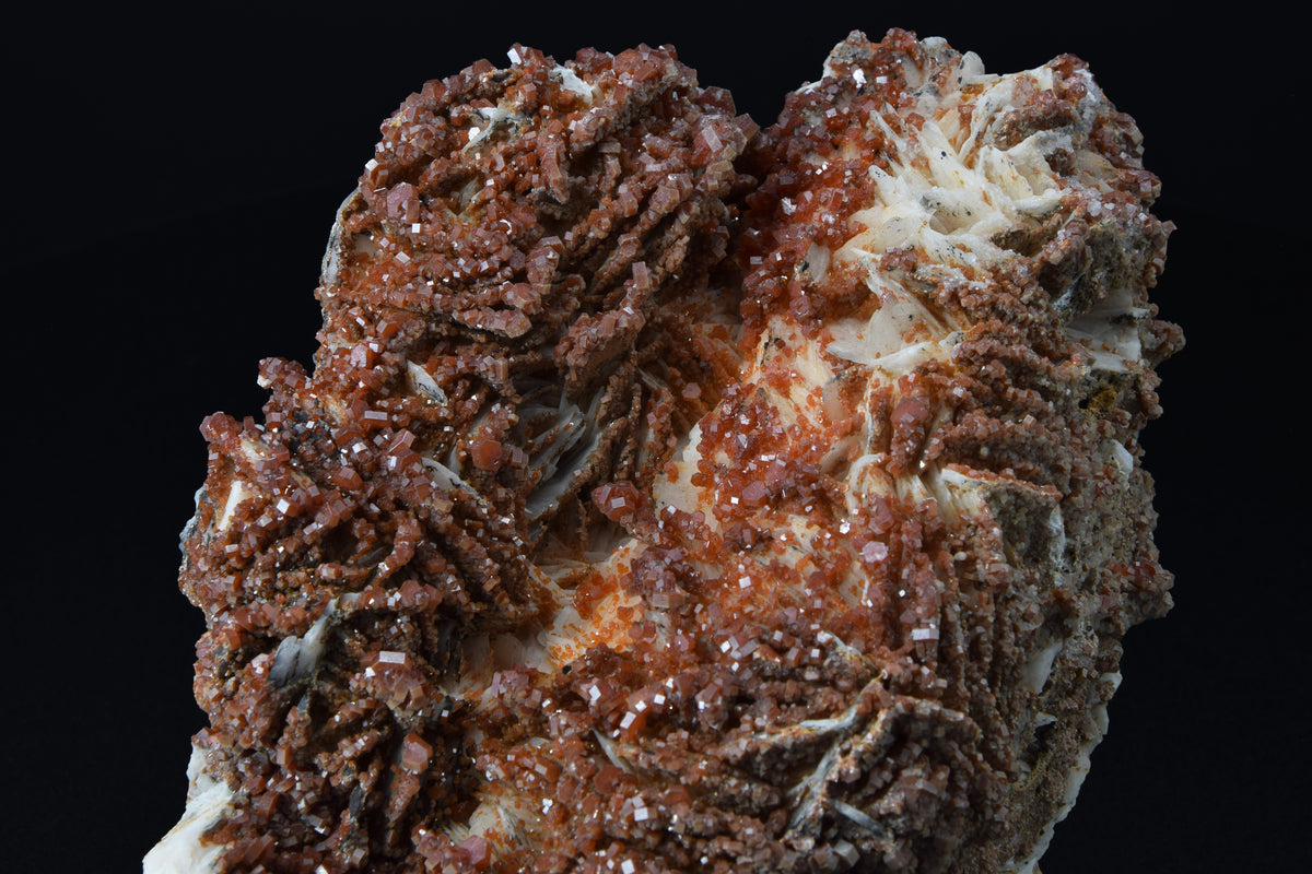 Vanadinite sur Baryte - Maroc (Large cabinet; 15 x 11 x 8 cm; 1744 g)