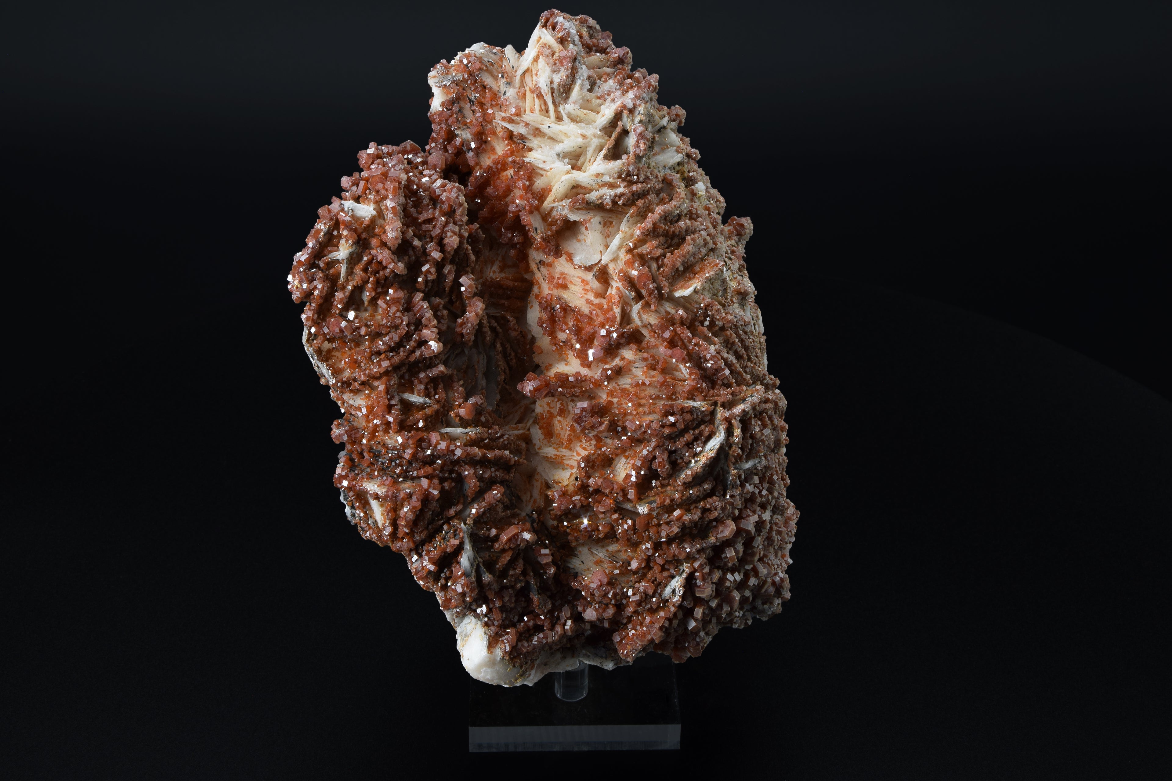 Vanadinite sur Baryte - Maroc (Large cabinet; 15 x 11 x 8 cm; 1744 g)