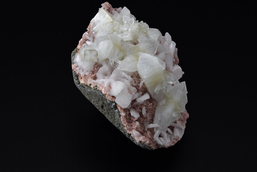 Apophyllite & Stilbite sur Heulandite - Inde (Cabinet; 11 x 9 x 5 cm; 345 g)