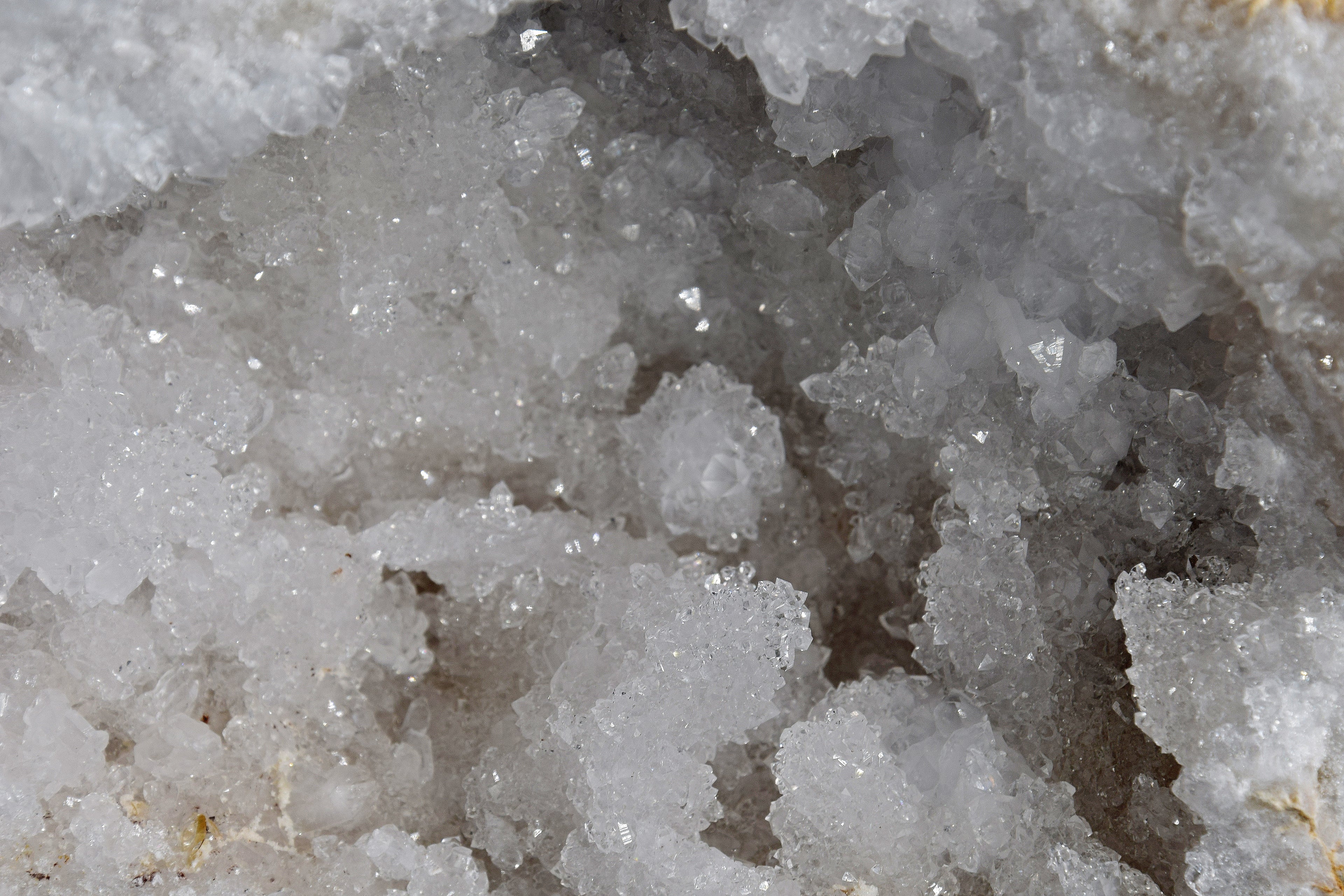 Quartz - Maroc (Large Cabinet; 23 x 21 x 13 cm; 5.3 kg)