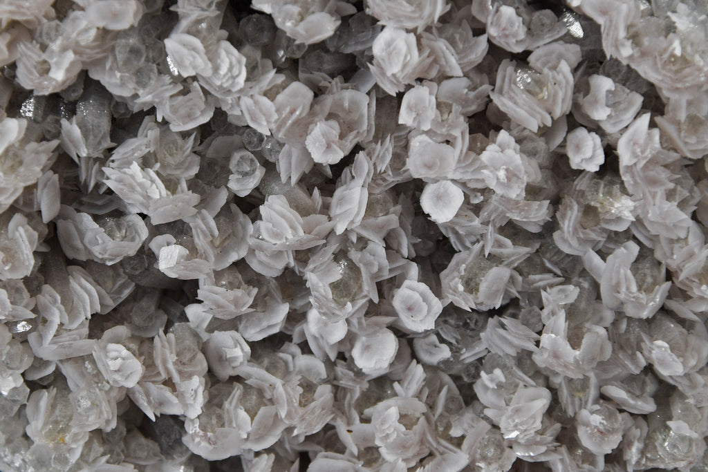 Calcite (UV) sur Quartz - Chine (Large Cabinet; 15 x 13 x 4 cm; 817 g)