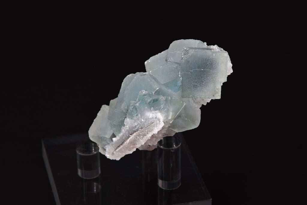 Fluorite sur Quartz - Chine (Small Cabinet; 6 x 4 x 3 cm; 56 g)