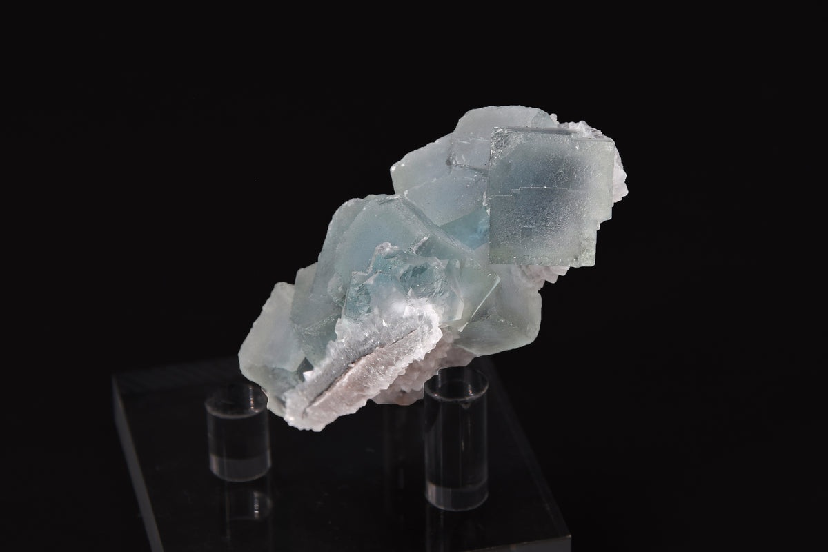 Fluorite sur Quartz - Chine (Small Cabinet; 6 x 4 x 3 cm; 56 g)