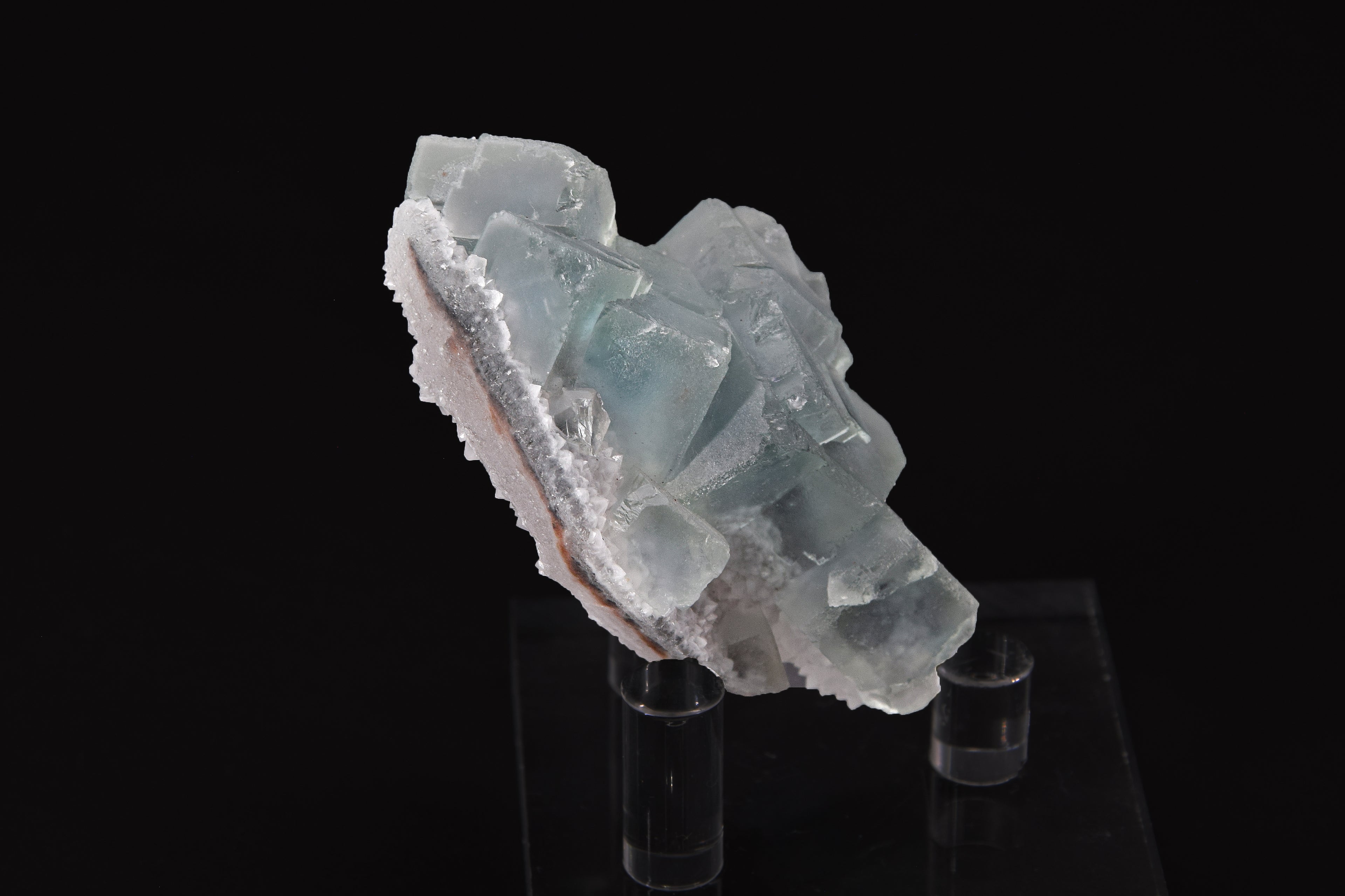 Fluorite sur Quartz - Chine (Small Cabinet; 6 x 4 x 3 cm; 56 g)
