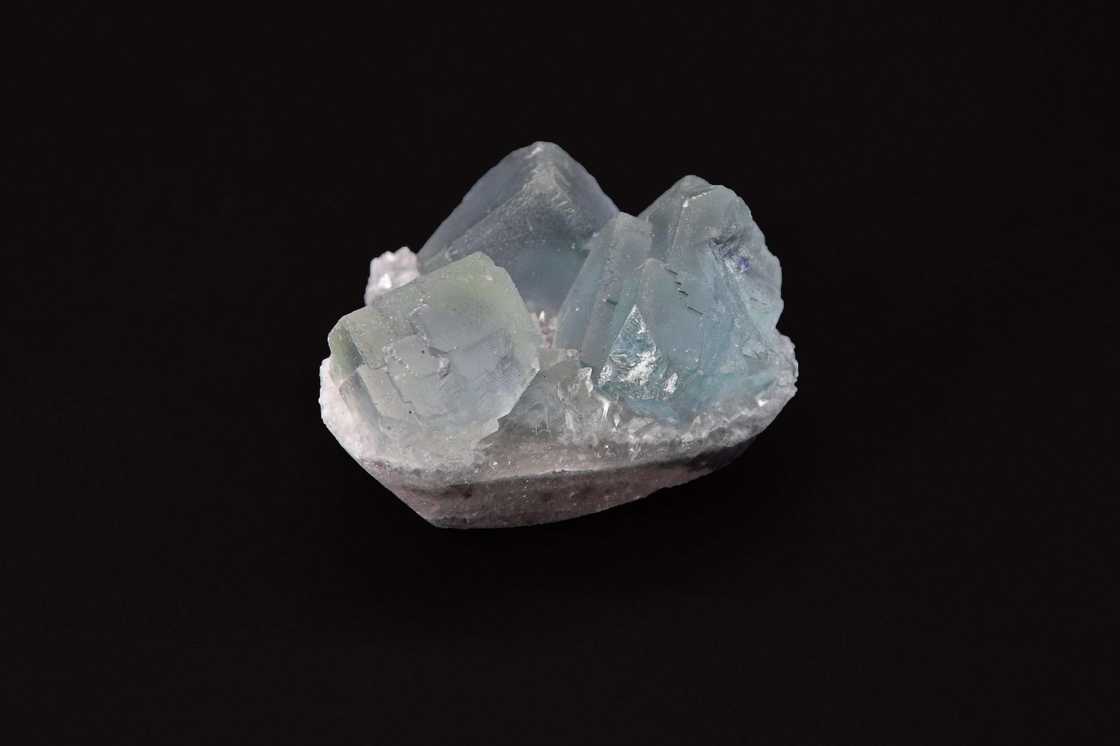 Fluorite sur Quartz - Chine (Miniature; 4 x 4 x 2.5 cm; 49 g)