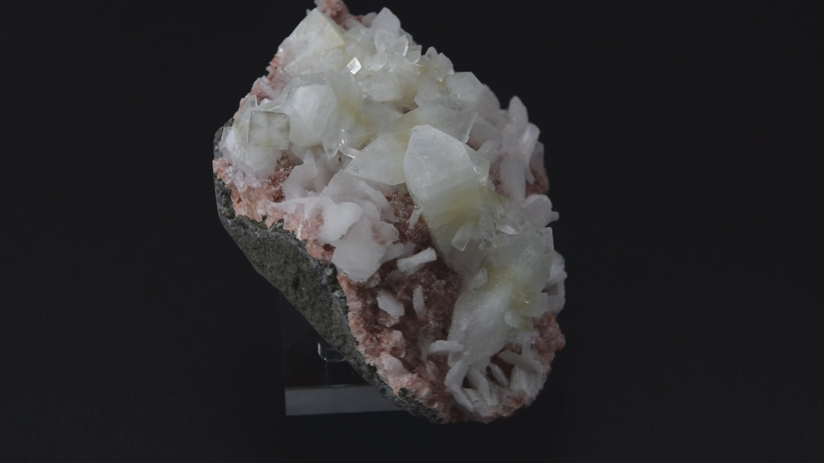 Apophyllite & Stilbite sur Heulandite - Inde (Cabinet; 11 x 9 x 5 cm; 345 g)