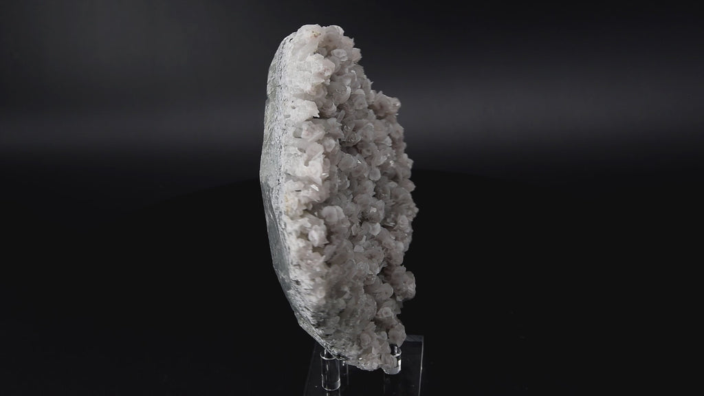 Calcite (UV) sur Quartz - Chine (Large Cabinet; 15 x 13 x 4 cm; 817 g)