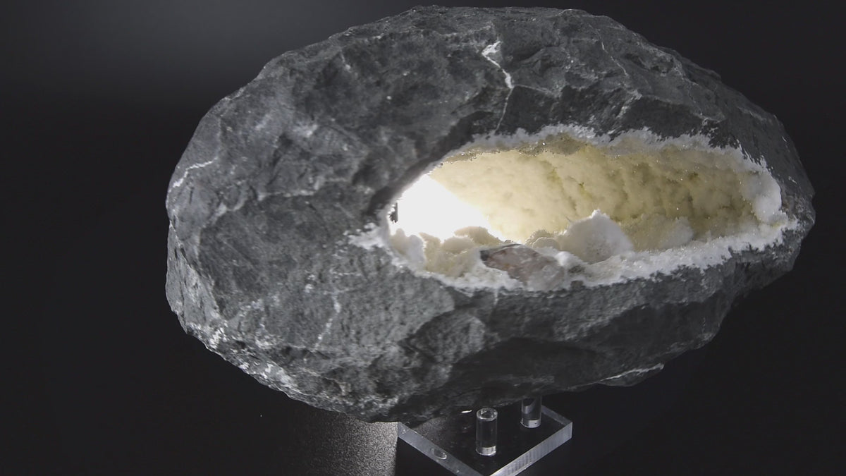 Okénite, gyrolite, laumontite, quartz, calcite - Inde (Very Large Cabinet; 28 x 18 x 16 cm; 7.2 kg)