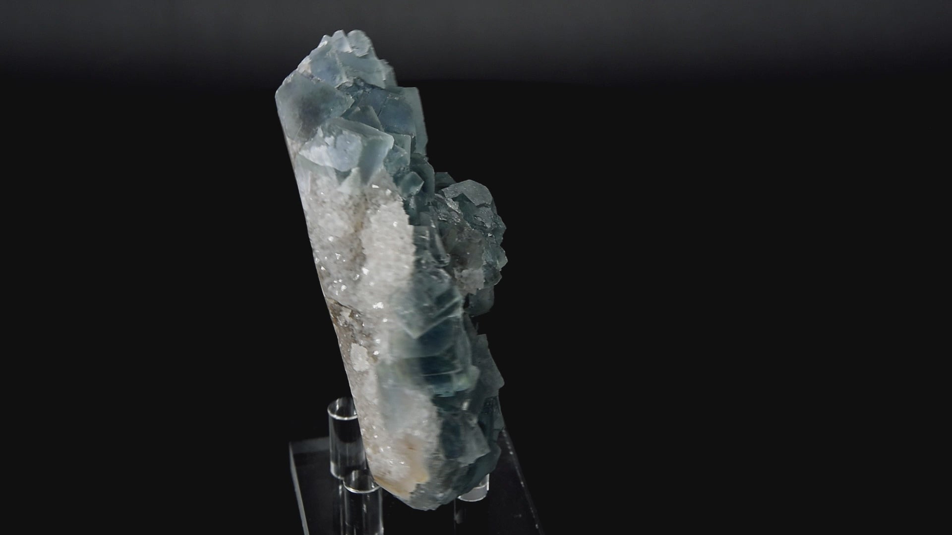 Fluorite sur Quartz - Chine (Cabinet; 10 x 8 x 4 cm; 362 g)