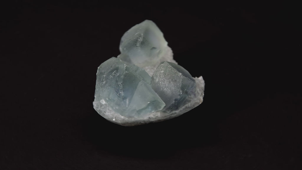 Fluorite sur Quartz - Chine (Miniature; 4 x 4 x 2.5 cm; 49 g)